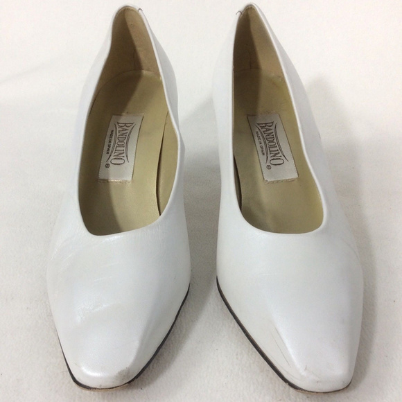 ❌SOLD❌Bandolino Vintage Leather white wedding shoe - Picture 2 of 8